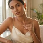 Zircon Embedded Rose Gold Bow & Teardrop Necklace - Image 4