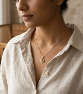divayra 18k Gold Plated Circle With Zirconia Heart Necklace